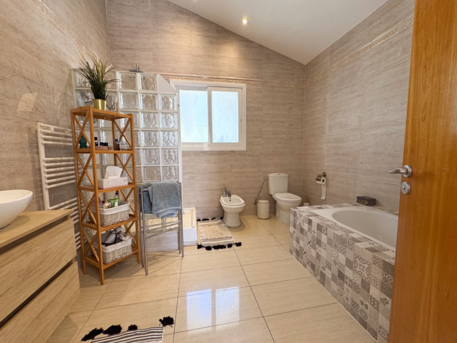 4 bedroom Villa for sale in Olivella with pool garage - € 650,000 (Ref: 9362867)