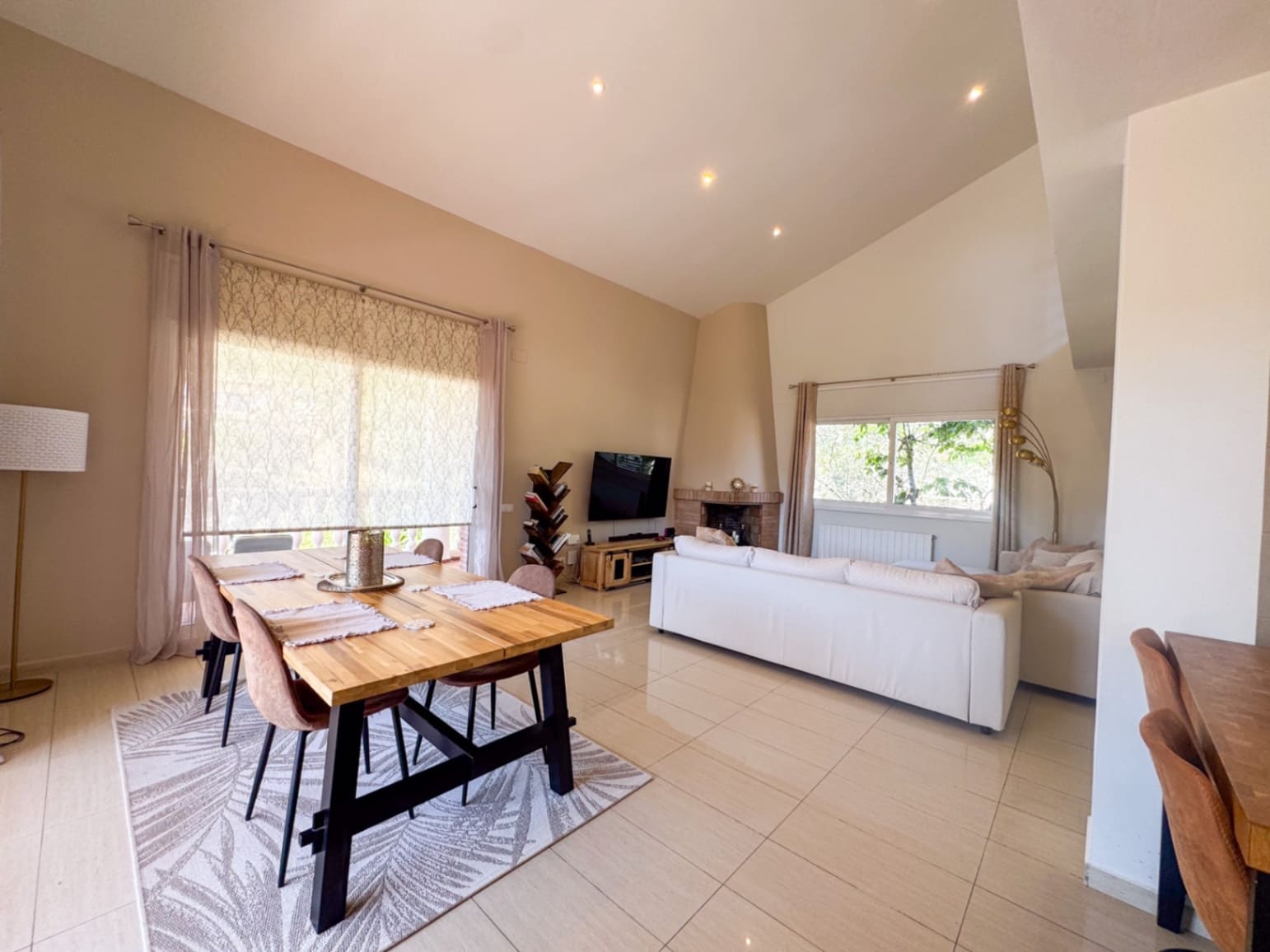 4 bedroom Villa for sale in Olivella with pool garage - € 650,000 (Ref: 9362867)