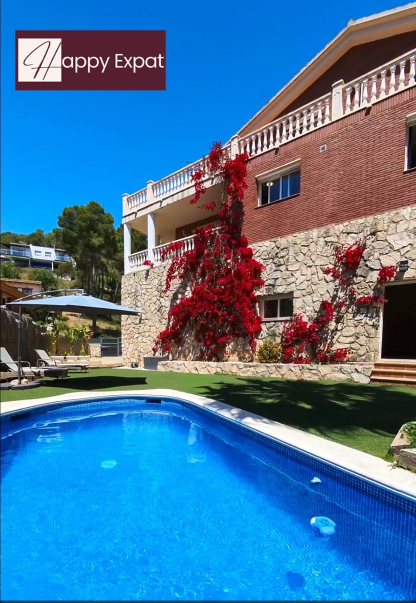 4 bedroom Villa for sale in Olivella with pool garage - € 650,000 (Ref: 9362867)