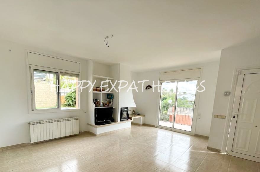 3 slaapkamer Villa te koop in Olivella met zwembad garage - € 320.000 (Ref: 9467647)