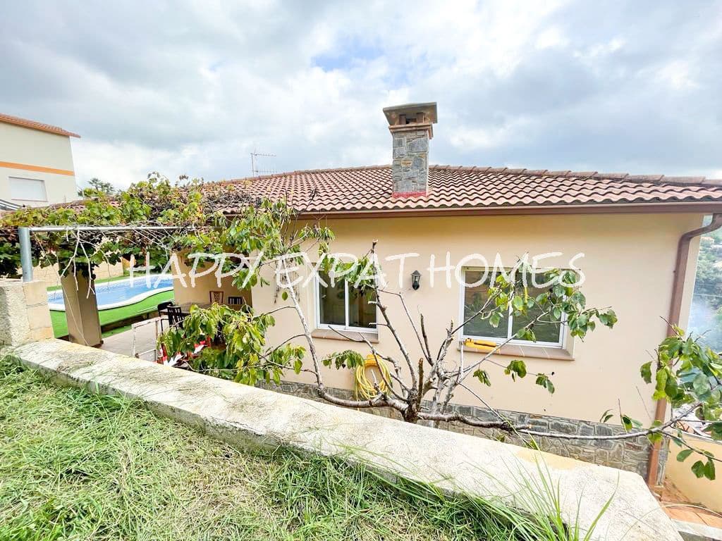 3 slaapkamer Villa te koop in Olivella met zwembad garage - € 320.000 (Ref: 9467647)