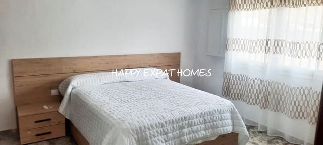 Villa/Maison de 4 chambres à louer à Canyelles - 1 800 € (Ref: 9500406)