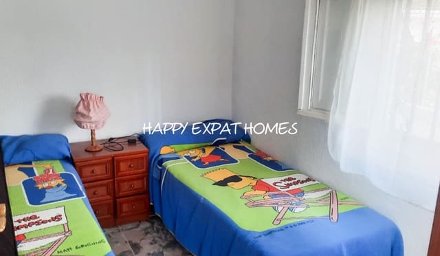 Villa/Maison de 4 chambres à louer à Canyelles - 1 800 € (Ref: 9500406)