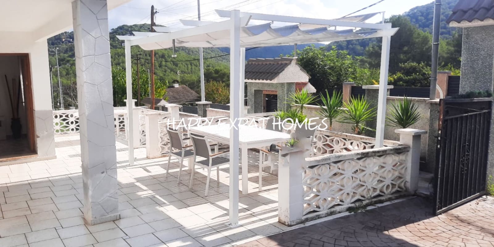 Villa/Maison de 4 chambres à louer à Canyelles - 1 800 € (Ref: 9500406)