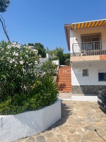 5 soverom Villa til salgs i Olivella med svømmebasseng garasje - € 370 000 (Ref: 9609568)