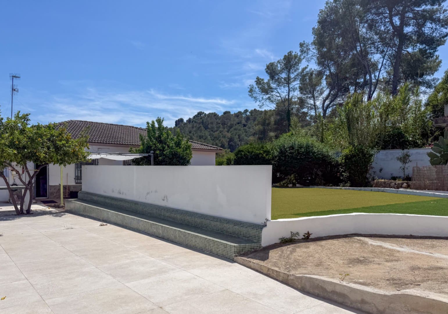 5 bedroom Villa for sale in Olivella with pool garage - € 370,000 (Ref: 9609568)