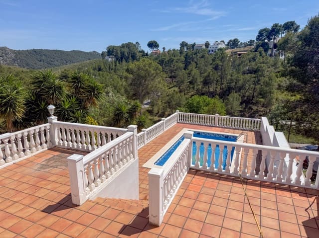 5 chambre Villa/Maison à vendre à Olivella avec piscine garage - 370 000 € (Ref: 9609568)