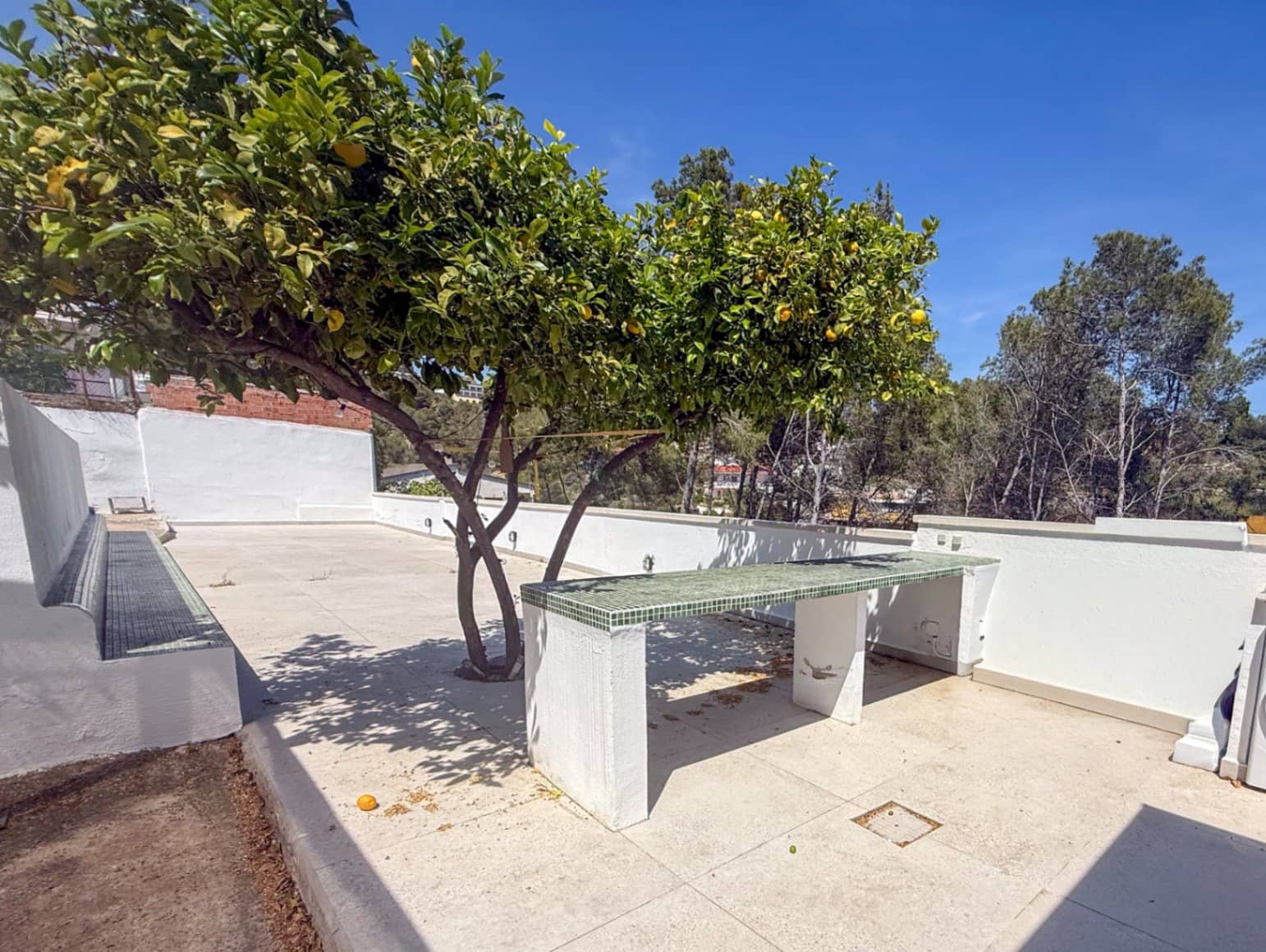 5 bedroom Villa for sale in Olivella with pool garage - € 370,000 (Ref: 9609568)