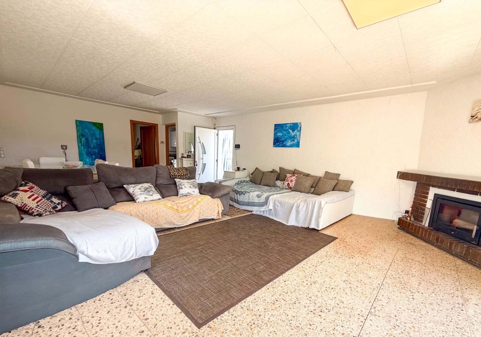 5 bedroom Villa for sale in Olivella with pool garage - € 370,000 (Ref: 9609568)