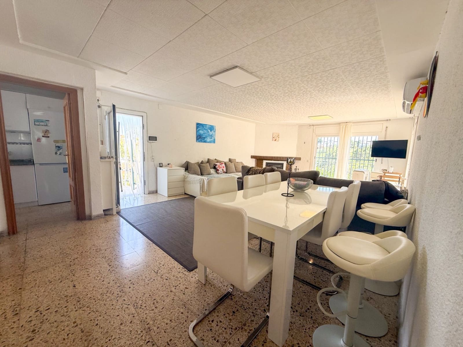 5 bedroom Villa for sale in Olivella with pool garage - € 370,000 (Ref: 9609568)