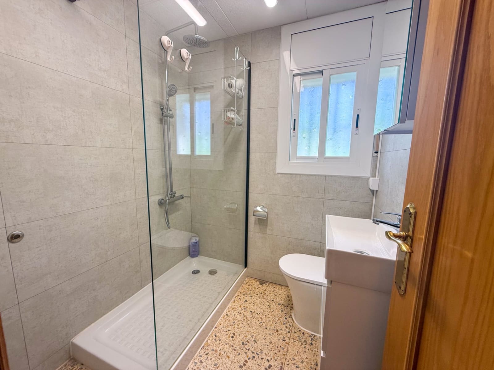 5 bedroom Villa for sale in Olivella with pool garage - € 370,000 (Ref: 9609568)