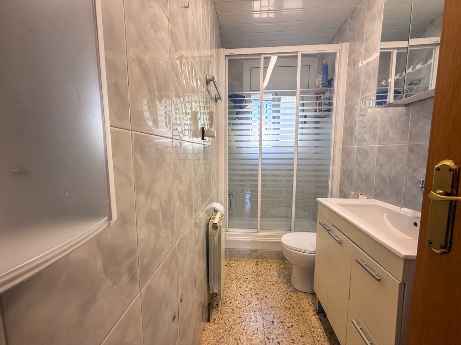 5 bedroom Villa for sale in Olivella with pool garage - € 370,000 (Ref: 9609568)