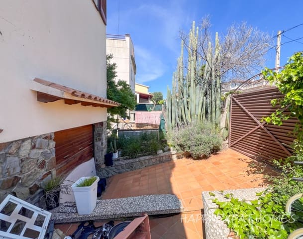 5 chambre Villa/Maison à vendre à Sant Pere de Ribes avec piscine garage - 460 000 € (Ref: 9795532)