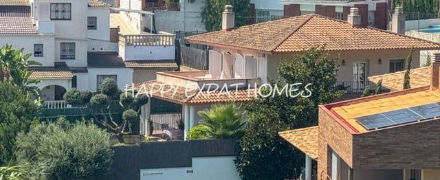 4 bedroom Villa for sale in Sitges with pool garage - € 1,190,000 (Ref: 9797612)