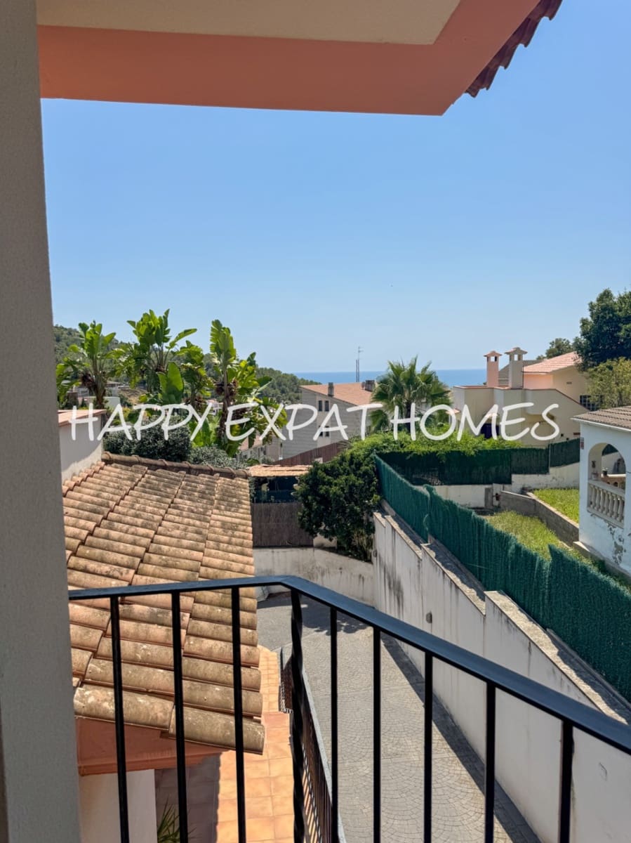 4 bedroom Villa for sale in Sitges with pool garage - € 1,190,000 (Ref: 9797612)