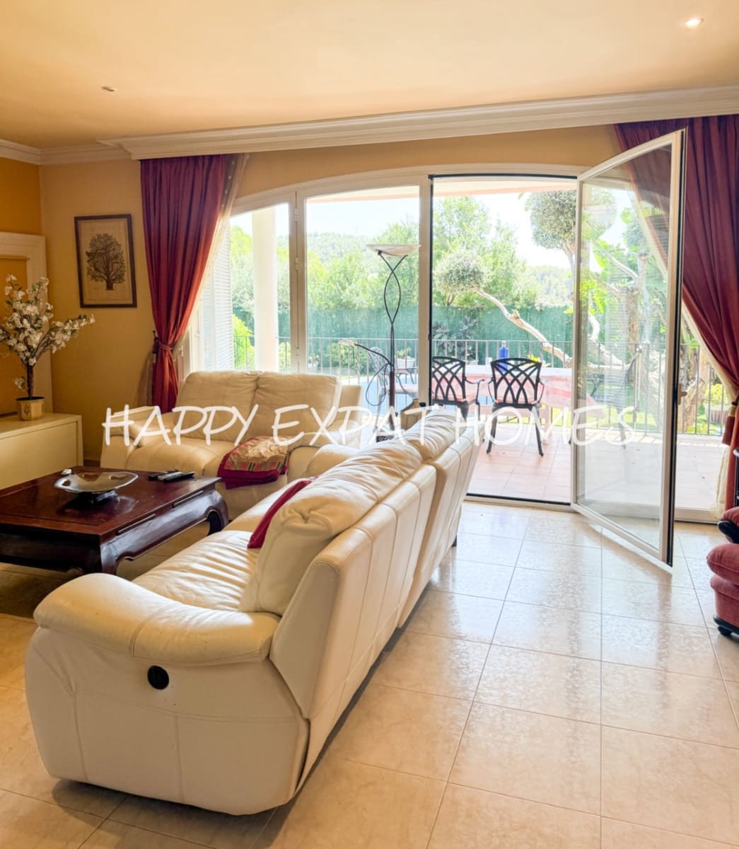 4 bedroom Villa for sale in Sitges with pool garage - € 1,190,000 (Ref: 9797612)