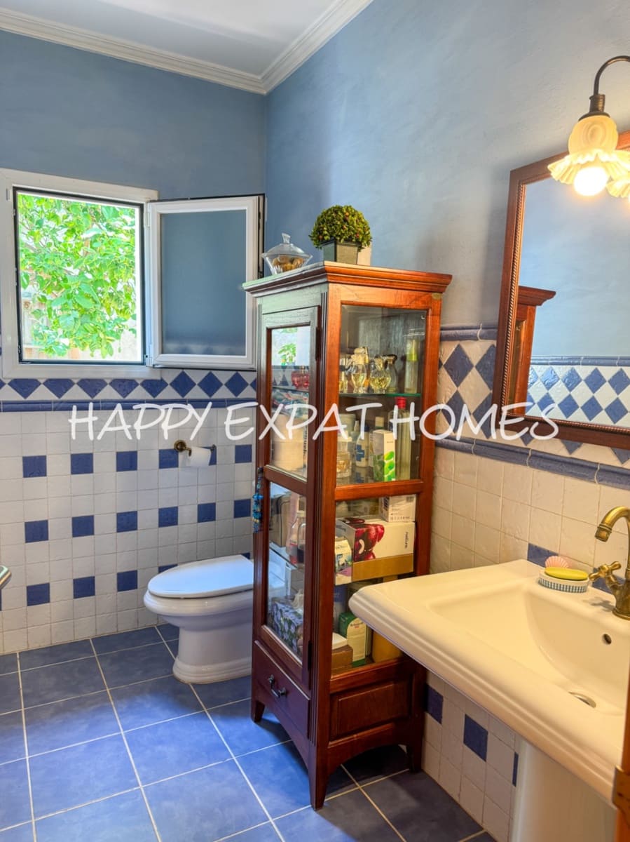 4 bedroom Villa for sale in Sitges with pool garage - € 1,190,000 (Ref: 9797612)