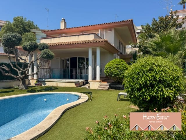 4 bedroom Villa for sale in Sitges with pool garage - € 1,190,000 (Ref: 9797612)