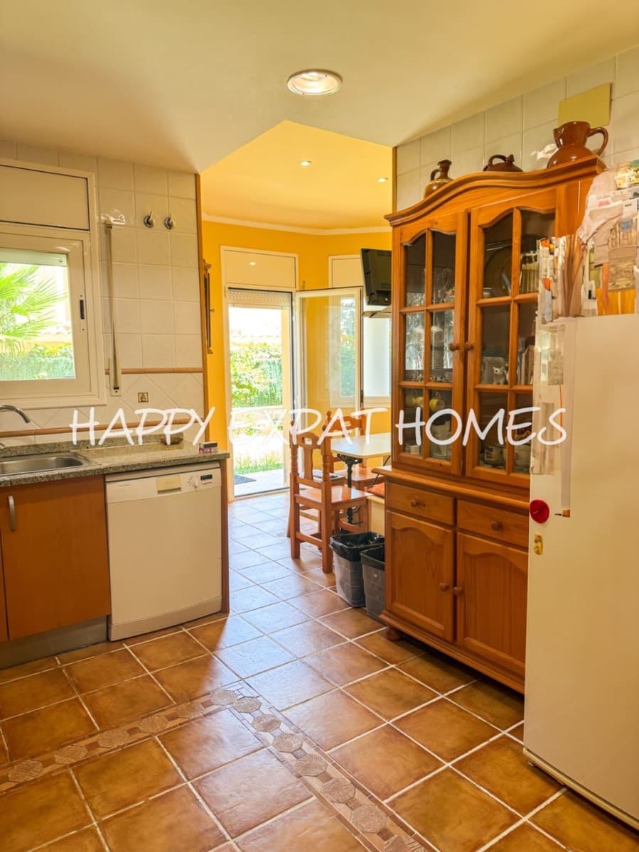 4 bedroom Villa for sale in Sitges with pool garage - € 1,190,000 (Ref: 9797612)