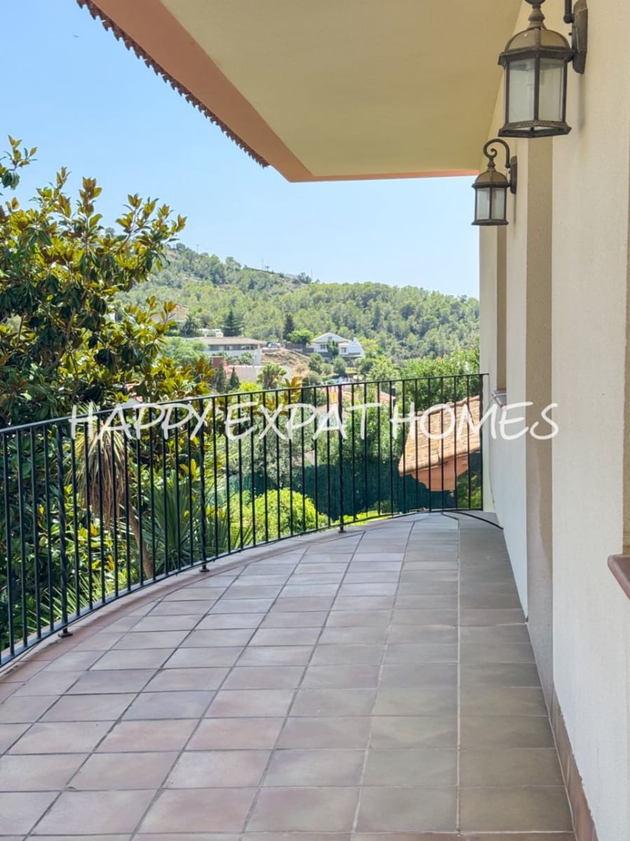 4 bedroom Villa for sale in Sitges with pool garage - € 1,190,000 (Ref: 9797612)