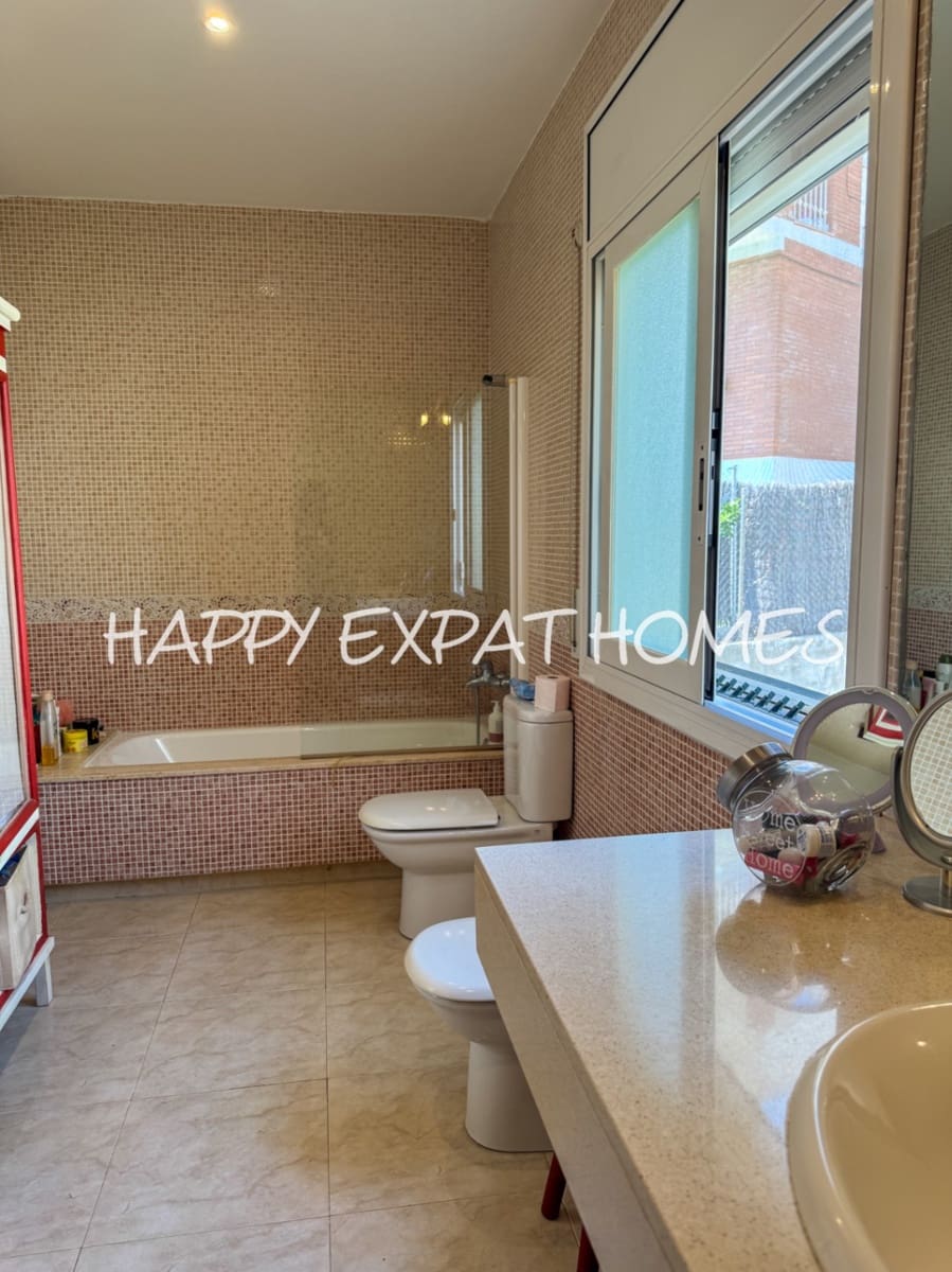 4 bedroom Villa for sale in Sitges with pool garage - € 1,190,000 (Ref: 9797612)