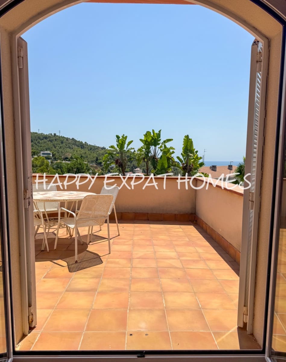 4 bedroom Villa for sale in Sitges with pool garage - € 1,190,000 (Ref: 9797612)