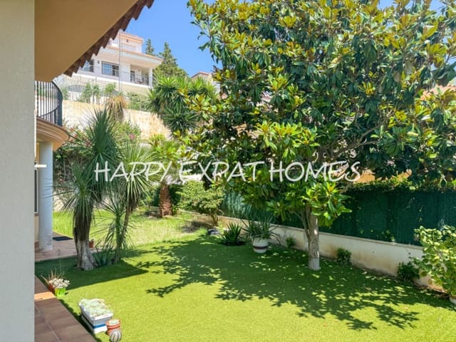 4 bedroom Villa for sale in Sitges with pool garage - € 1,190,000 (Ref: 9797612)