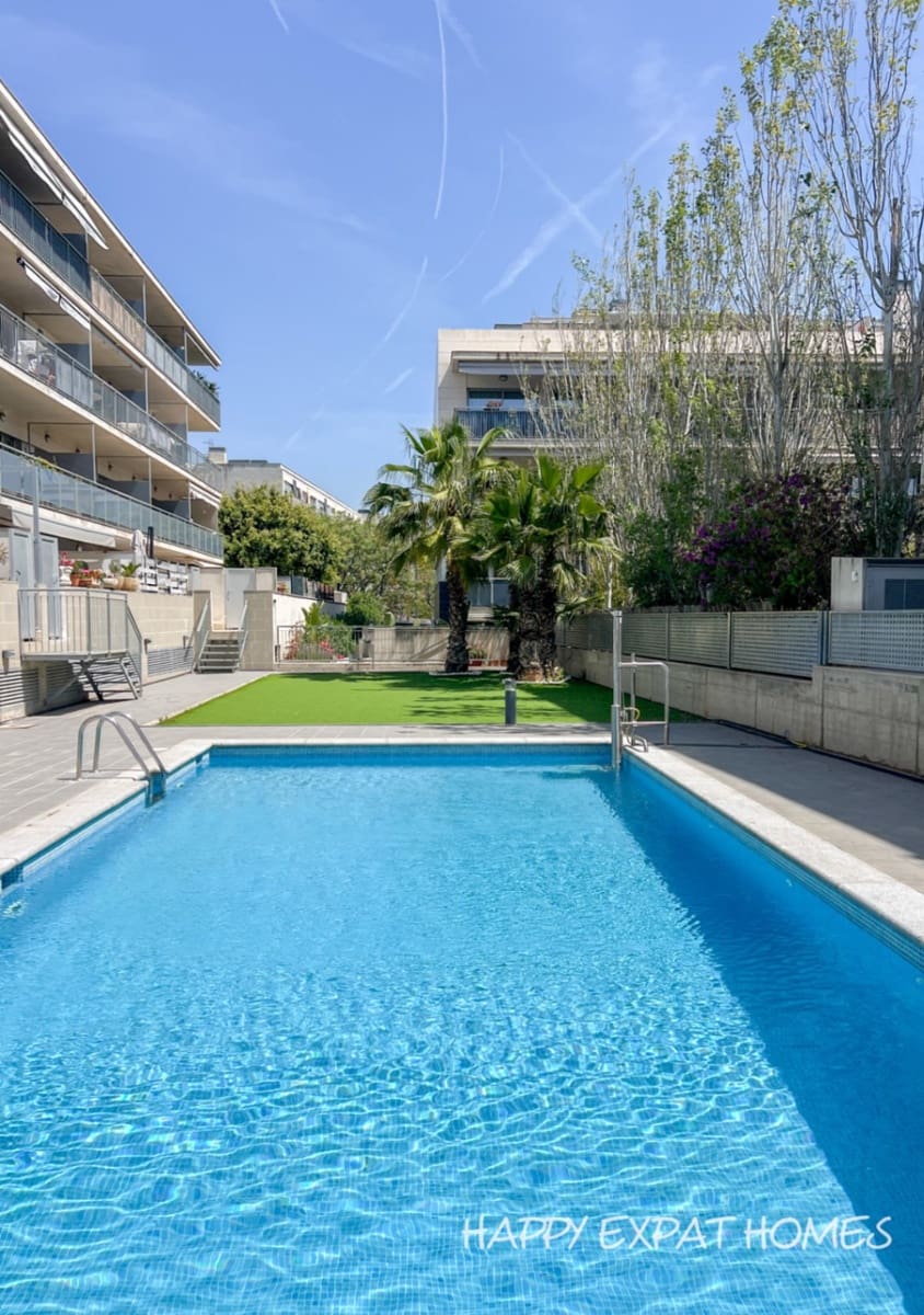 Piso de 3 habitaciones en Sitges en venta con piscina garaje - 795.000 € (Ref: 9798384)