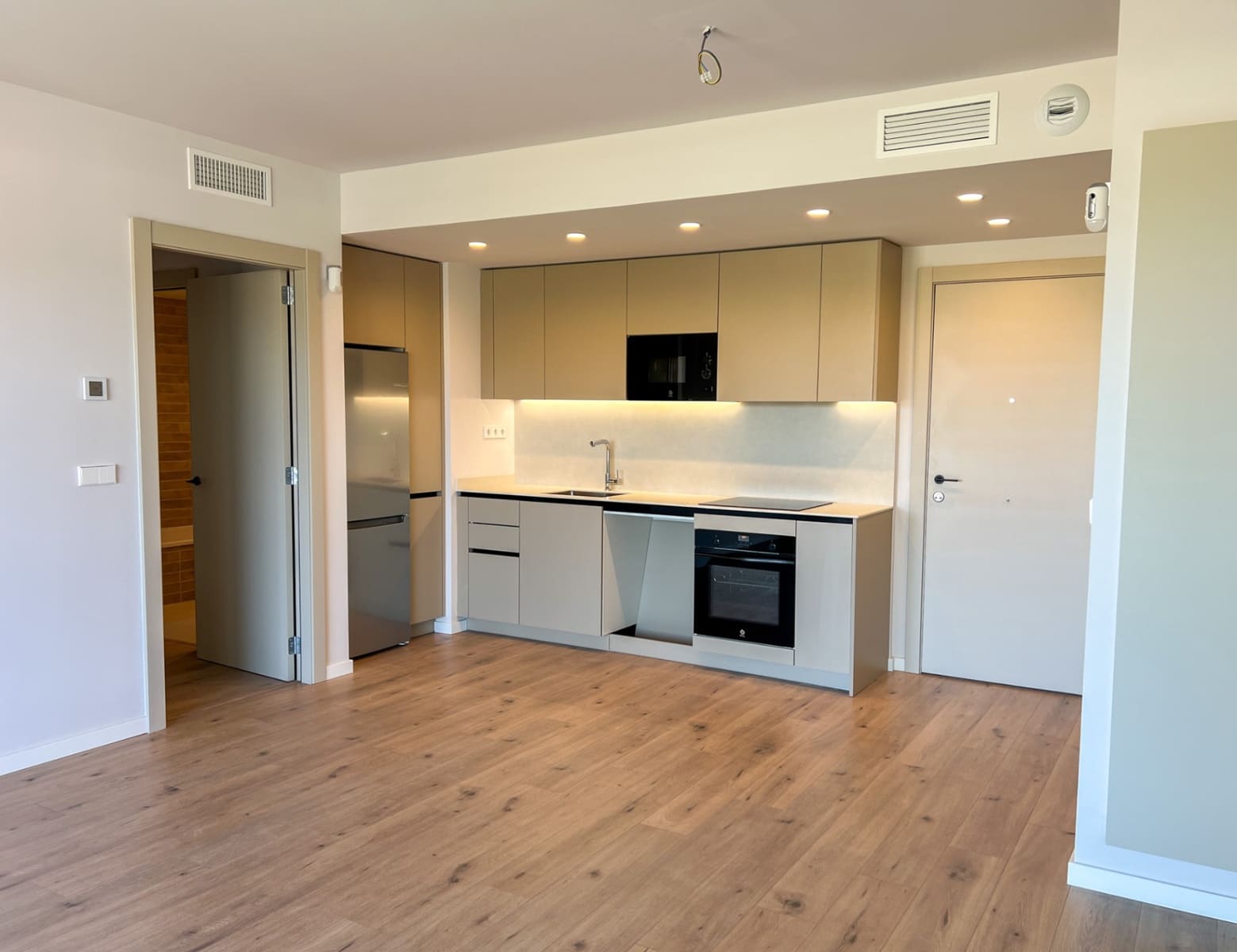 2 bedroom Apartment for rent in Sant Pere de Ribes with pool garage - € 1,700 (Ref: 9833035)