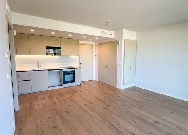 2 slaapkamer Appartement te huur in Sant Pere de Ribes met zwembad garage - € 1.700 (Ref: 9833035)