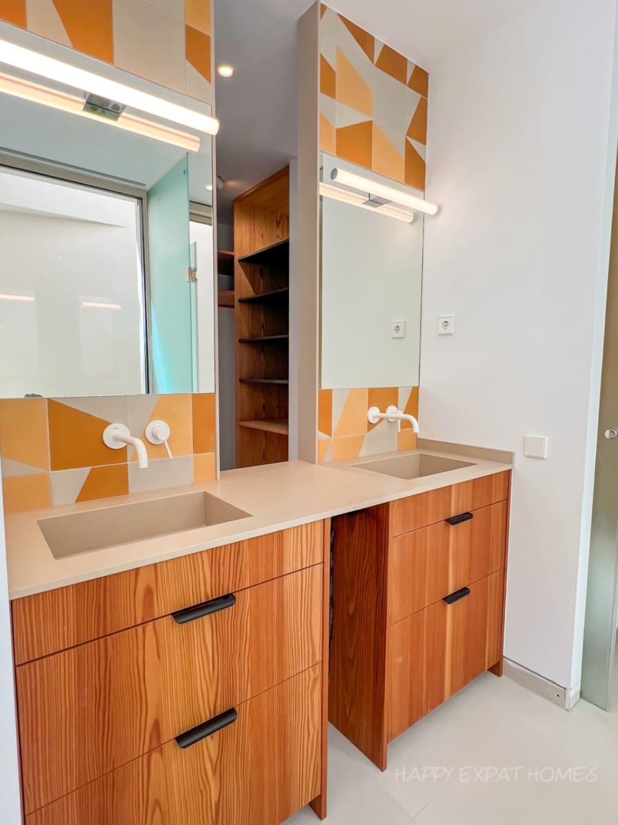 4 soverom Villa til salgs i Sant Pere de Ribes med svømmebasseng garasje - € 1 295 000 (Ref: 9943794)