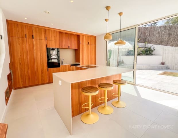 4 soverom Villa til salgs i Sant Pere de Ribes med svømmebasseng garasje - € 1 295 000 (Ref: 9943794)