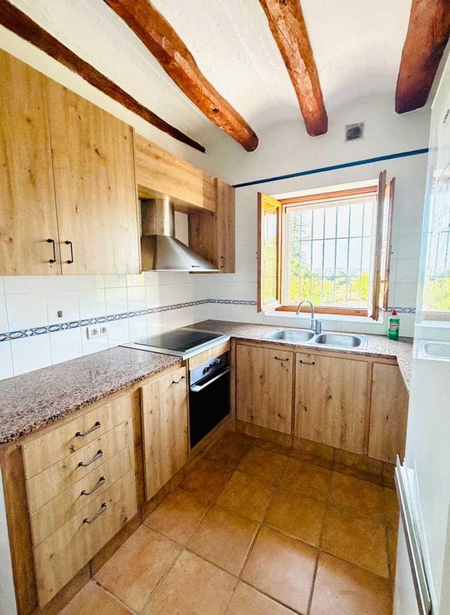 4 slaapkamer Finca/Landhuis te huur in Olerdola met zwembad garage - € 3.500 (Ref: 9956679)