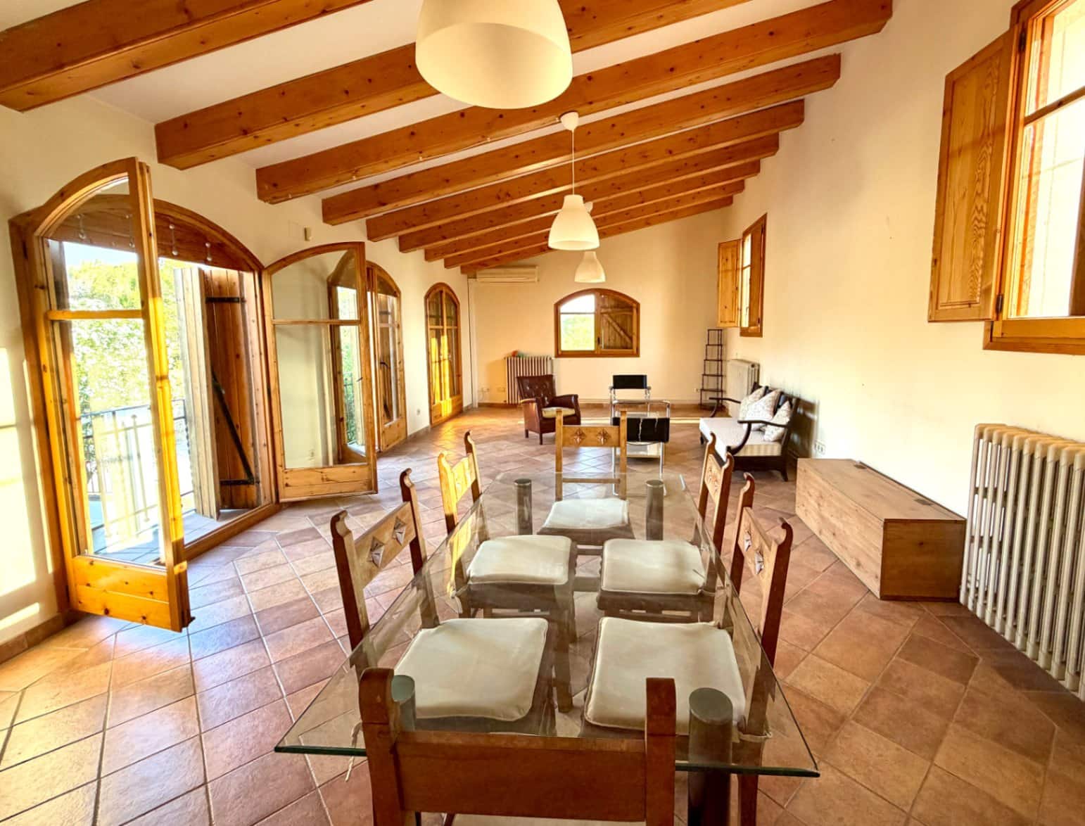 4 slaapkamer Finca/Landhuis te huur in Olerdola met zwembad garage - € 3.500 (Ref: 9956679)