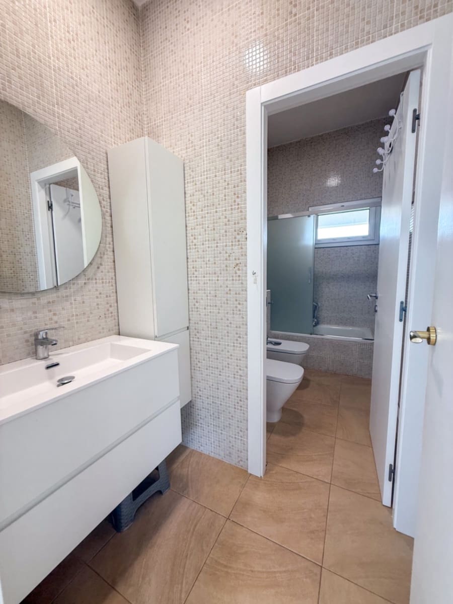 4 slaapkamer Villa te huur in Olivella - € 1.800 (Ref: 9977783)