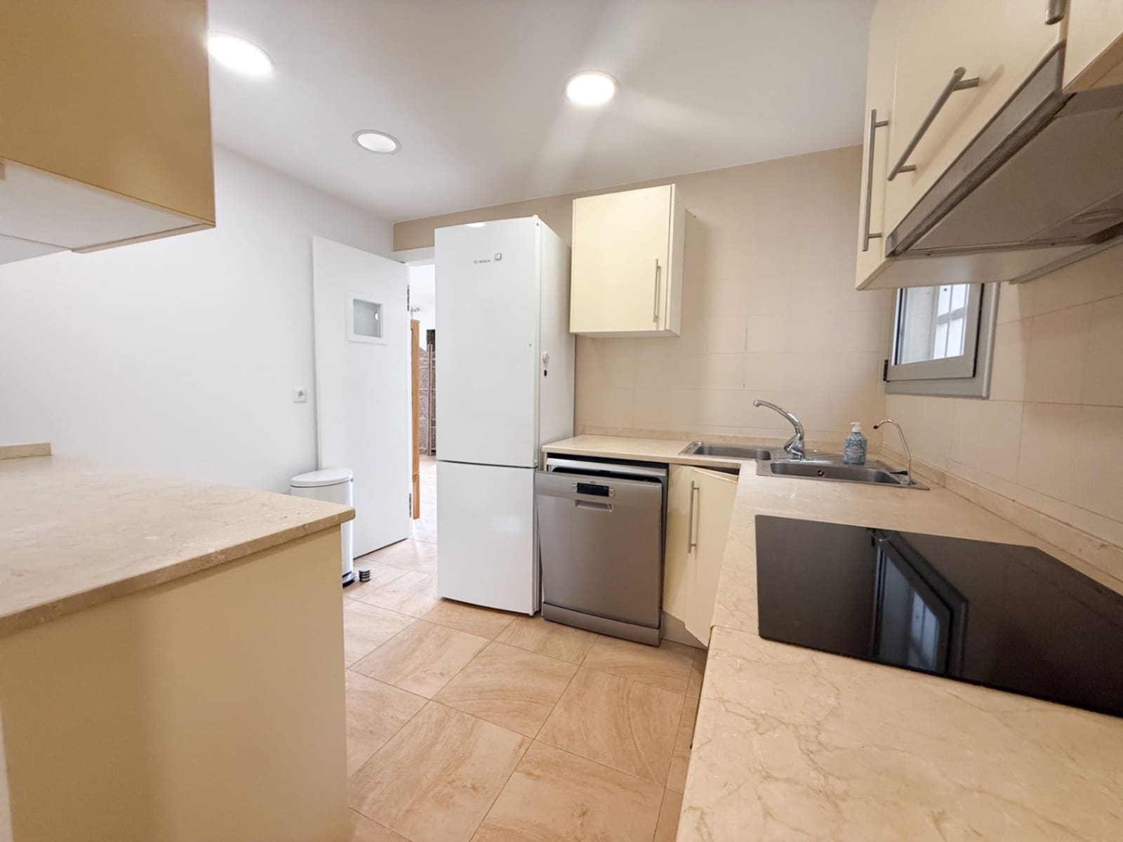 4 slaapkamer Villa te huur in Olivella - € 1.800 (Ref: 9977783)