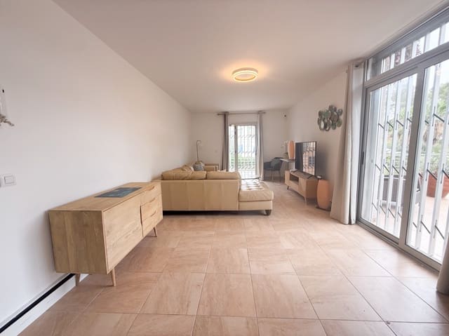4 soverom Villa til leie i Olivella - € 1 800 (Ref: 9977783)