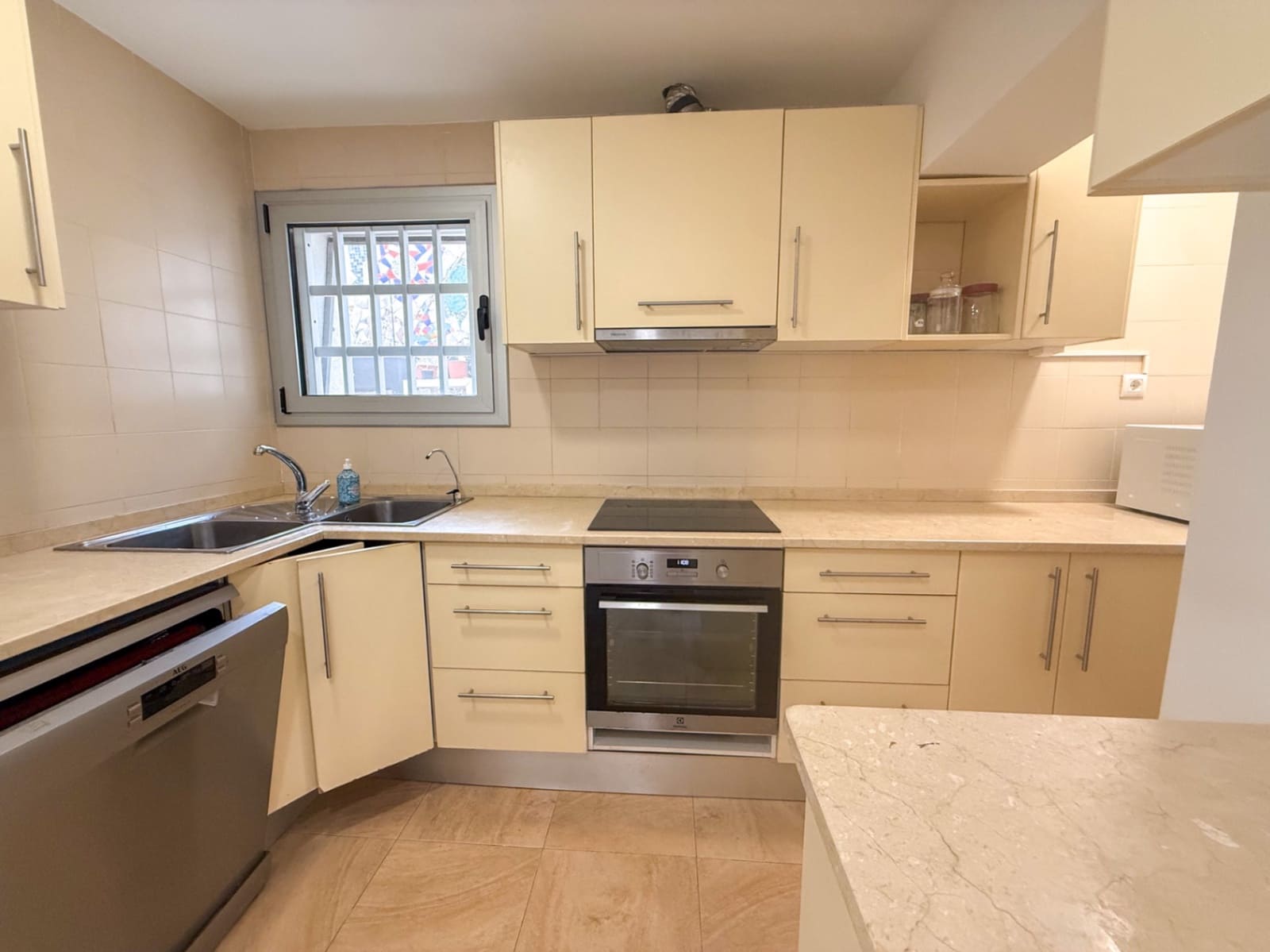 4 slaapkamer Villa te huur in Olivella - € 1.800 (Ref: 9977783)