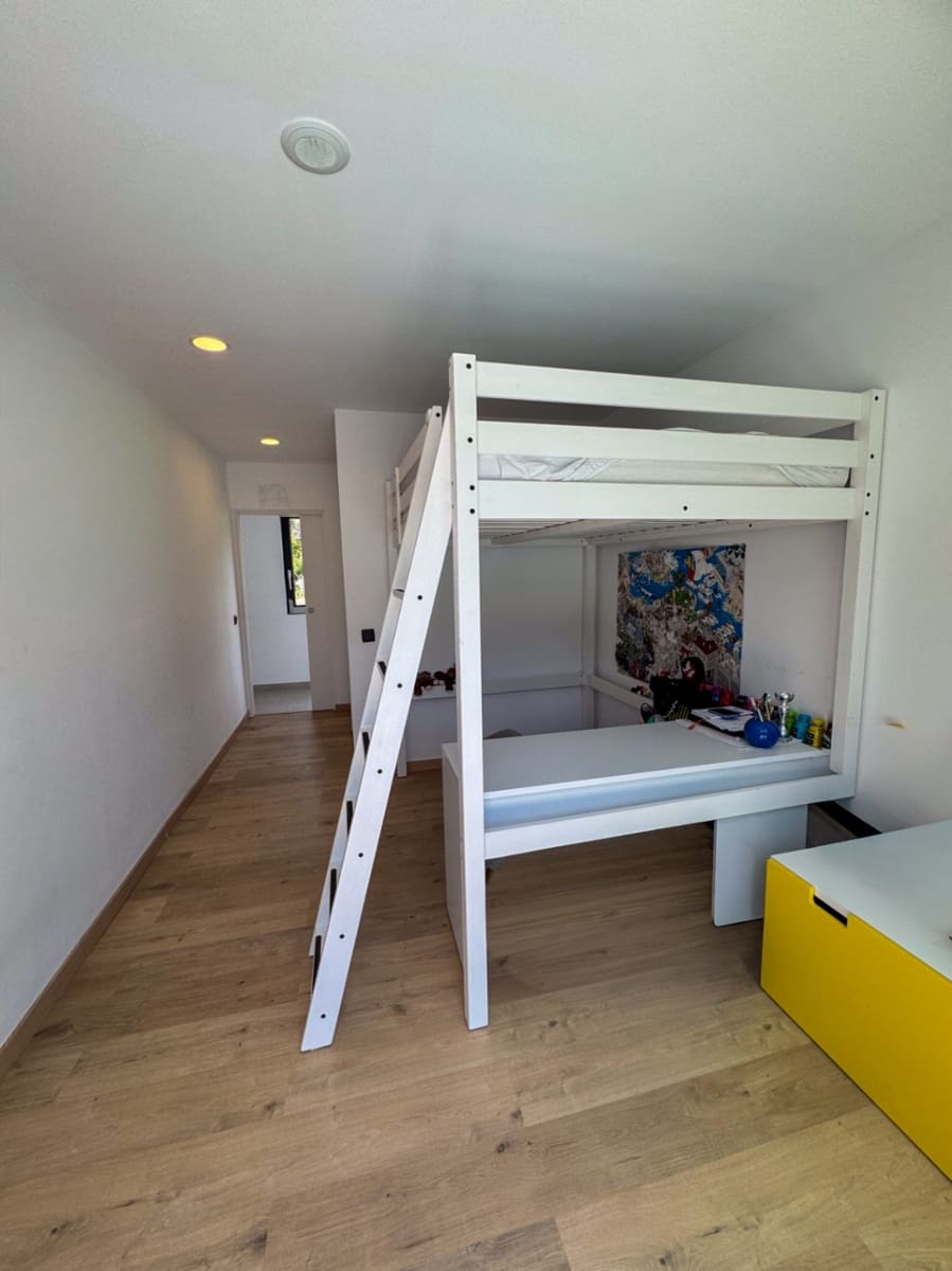 4 soverom Villa til salgs i Sant Pere de Ribes med svømmebasseng garasje - € 1 100 000 (Ref: 9993603)