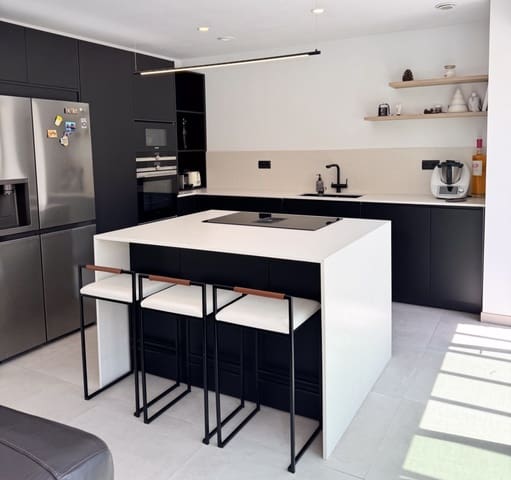 4 soverom Villa til salgs i Sant Pere de Ribes med svømmebasseng garasje - € 1 100 000 (Ref: 9993603)