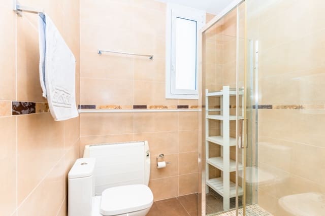 4 camera da letto Villa in vendita in Olivella con piscina garage - 450.000 € (Rif: 9999447)
