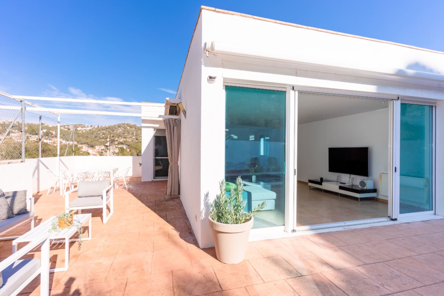4 camera da letto Villa in vendita in Olivella con piscina garage - 450.000 € (Rif: 9999447)