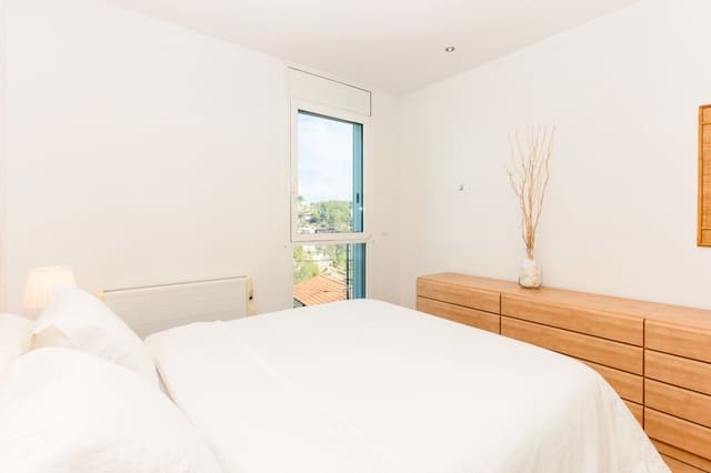 4 camera da letto Villa in vendita in Olivella con piscina garage - 450.000 € (Rif: 9999447)