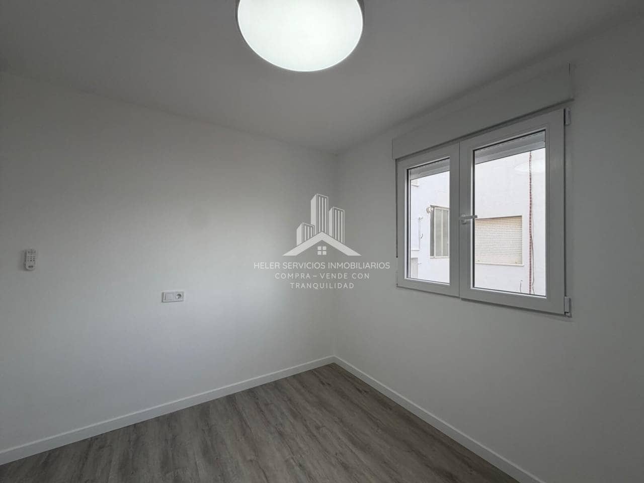 4 slaapkamer Flat te huur in Castello de la Plana - € 1.200 (Ref: 10034767)