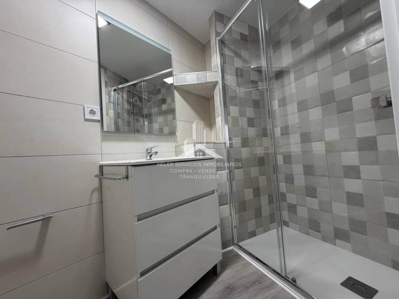 4 slaapkamer Flat te huur in Castello de la Plana - € 1.200 (Ref: 10034767)