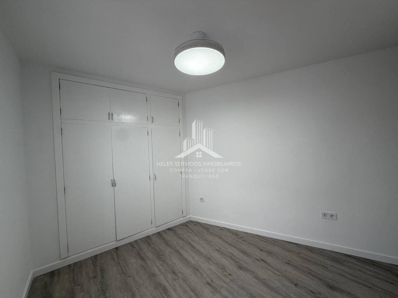 4 slaapkamer Flat te huur in Castello de la Plana - € 1.200 (Ref: 10034767)