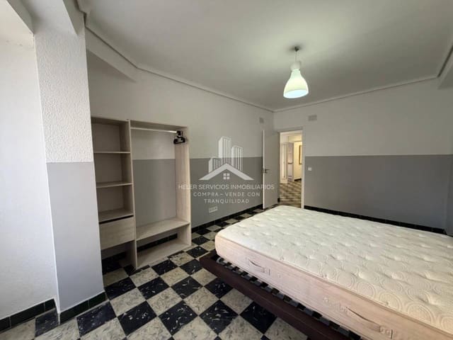 Piso de 4 habitaciones en Vila-real en alquiler - 350 € (Ref: 10034768)