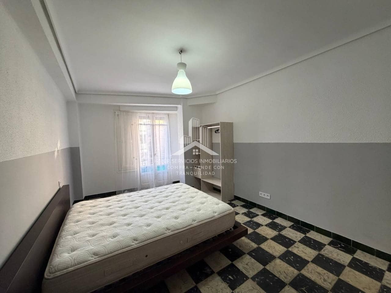 Appartement de 4 chambres à louer à Vila-real - 350 € (Ref: 10034768)