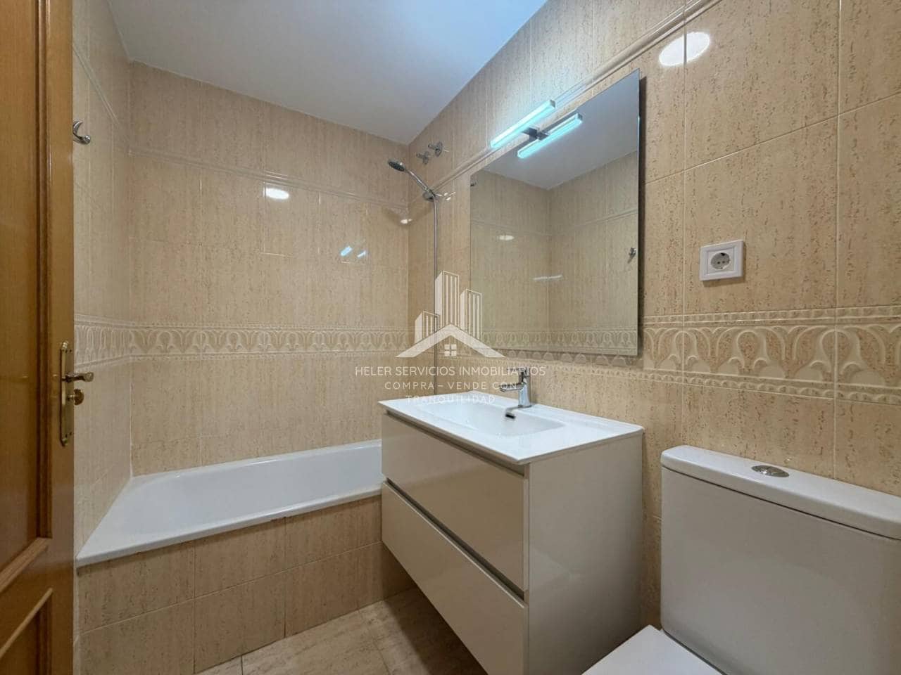 3 sovrum Lägenhet till salu i Castello de la Plana med garage - 268 000 € (Ref: 10040276)