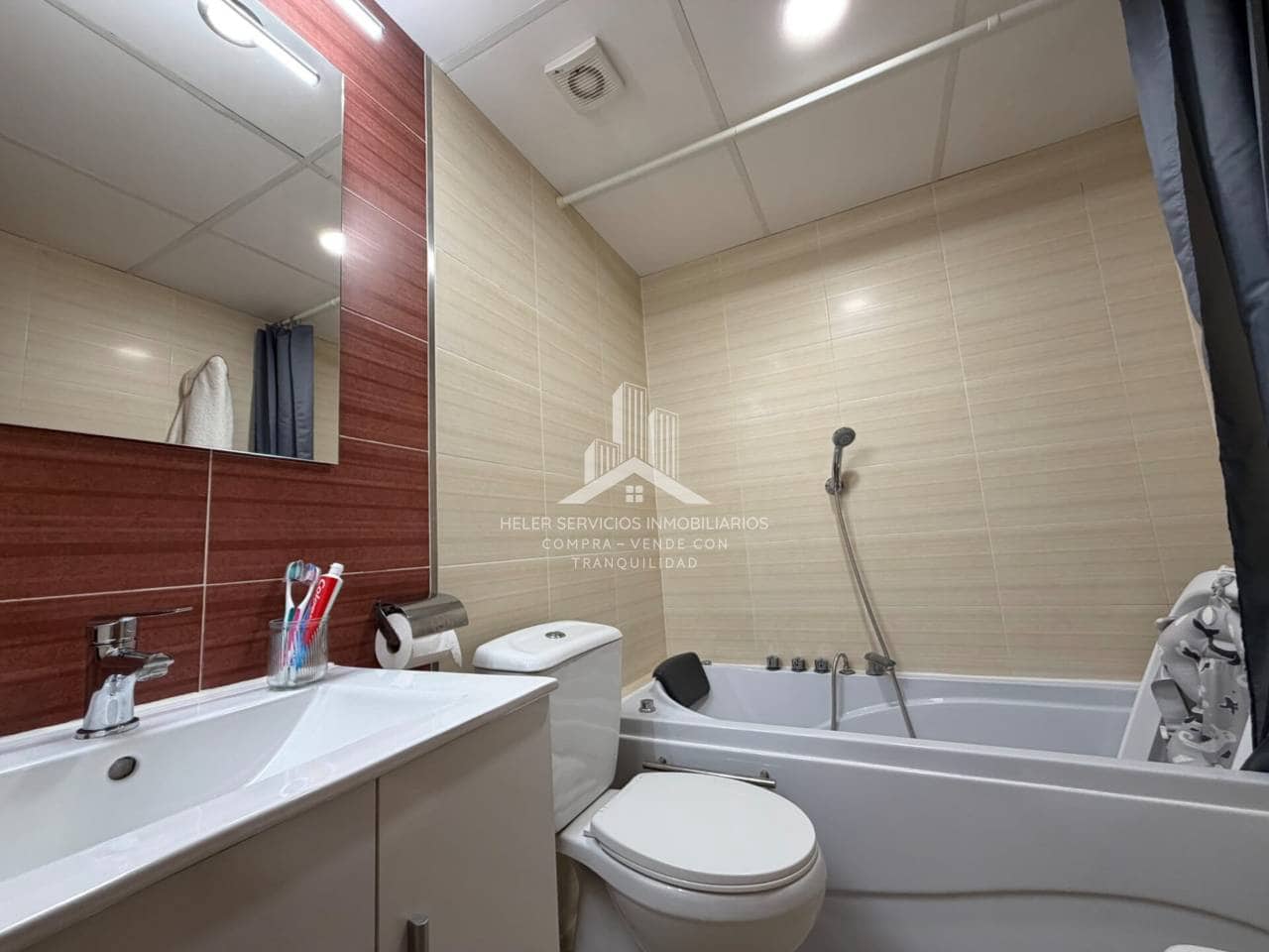 2 bedroom Flat for sale in Castello de la Plana with garage - € 165,000 (Ref: 9844740)